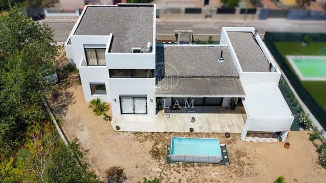 3 slaapkamer Villa te koop in Lloret de Mar met garage - € 330.000 (Ref: 9995144)