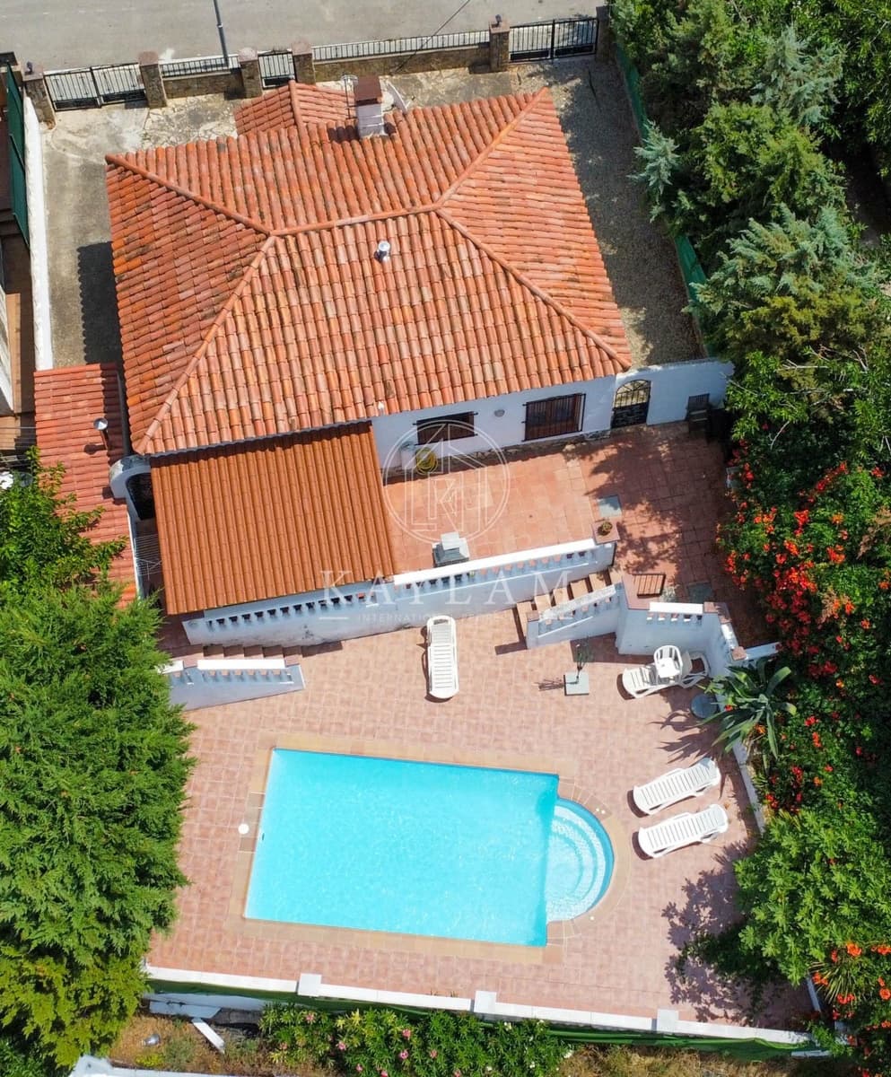 Chalet de 3 habitaciones en Lloret de Mar en venta con piscina garaje - 350.000 € (Ref: 9995800)