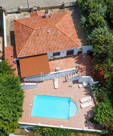 Chalet de 3 habitaciones en Lloret de Mar en venta con piscina garaje - 350.000 € (Ref: 9995800)