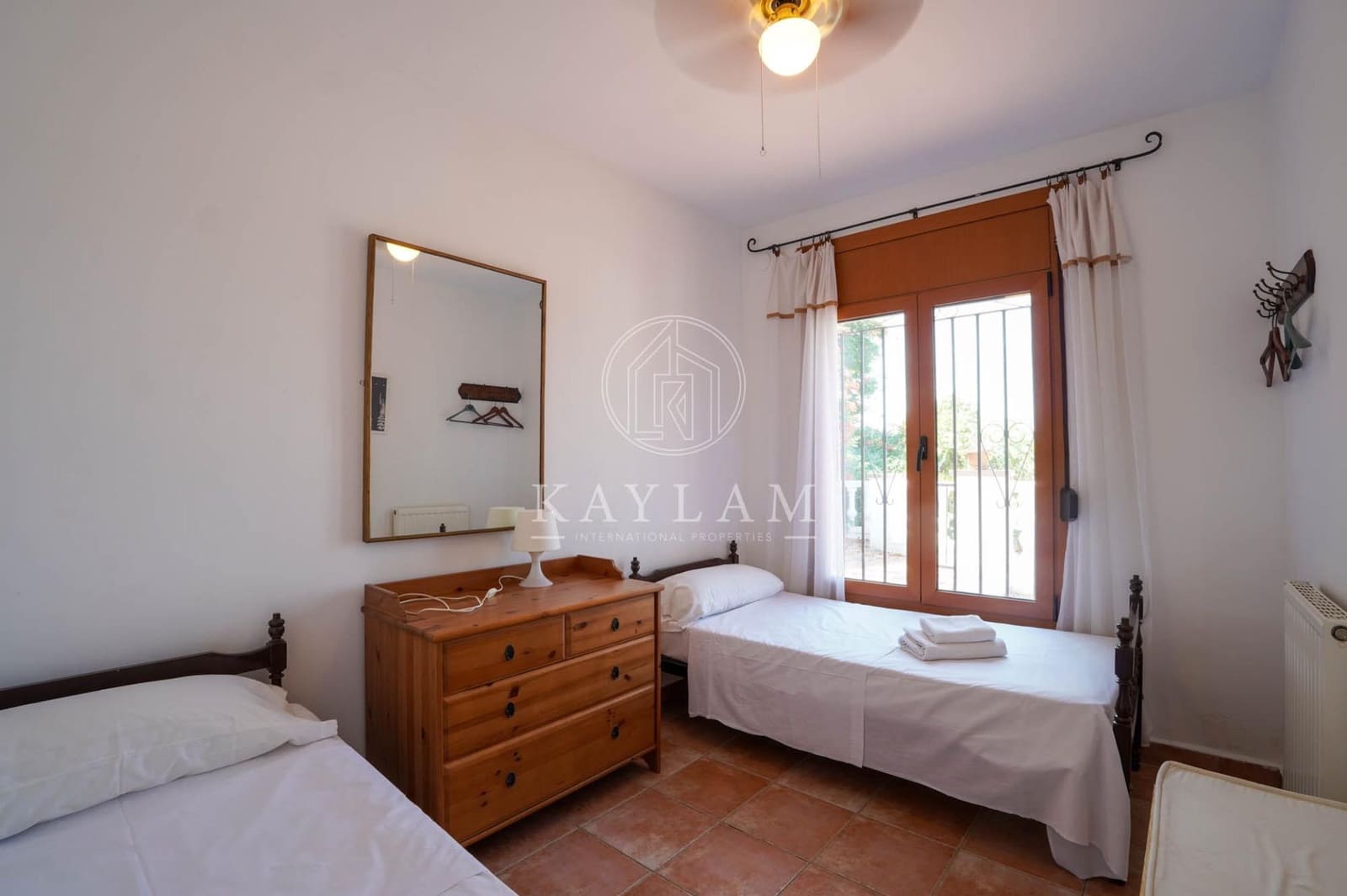 Chalet de 3 habitaciones en Lloret de Mar en venta con piscina garaje - 350.000 € (Ref: 9995800)