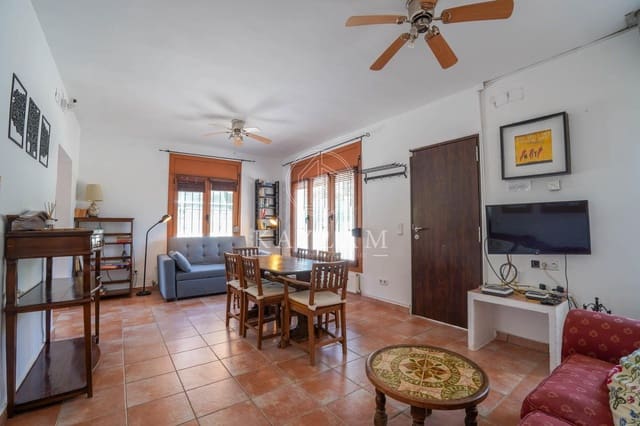 Chalet de 3 habitaciones en Lloret de Mar en venta con piscina garaje - 350.000 € (Ref: 9995800)