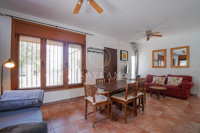 Chalet de 3 habitaciones en Lloret de Mar en venta con piscina garaje - 350.000 € (Ref: 9995800)