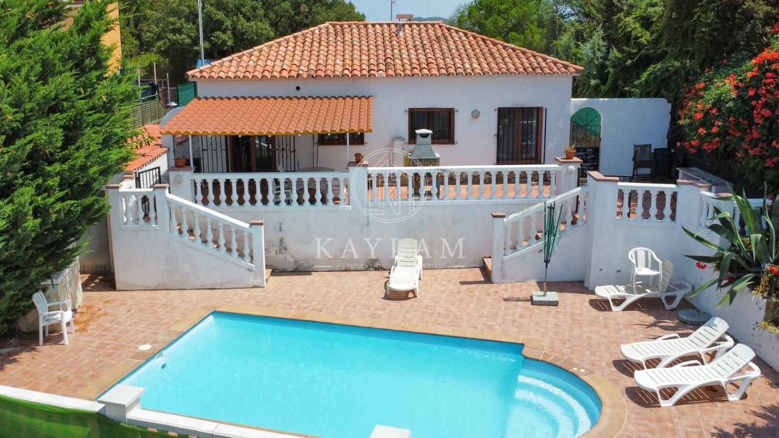 Chalet de 3 habitaciones en Lloret de Mar en venta con piscina garaje - 350.000 € (Ref: 9995800)
