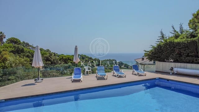 5 slaapkamer Villa te koop in Tossa de Mar met zwembad garage - € 1.800.000 (Ref: 9997140)