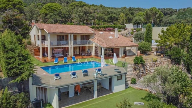 5 slaapkamer Villa te koop in Tossa de Mar met zwembad garage - € 1.800.000 (Ref: 9997140)