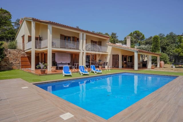 5 slaapkamer Villa te koop in Tossa de Mar met zwembad garage - € 1.800.000 (Ref: 9997140)