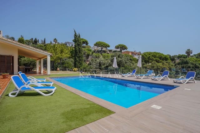 5 slaapkamer Villa te koop in Tossa de Mar met zwembad garage - € 1.800.000 (Ref: 9997140)