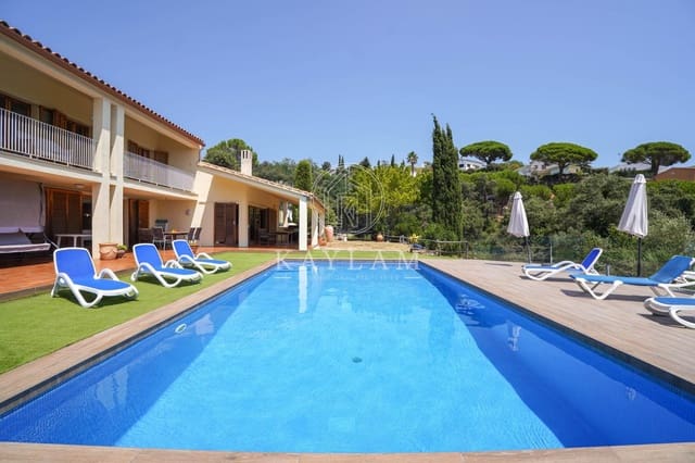 5 slaapkamer Villa te koop in Tossa de Mar met zwembad garage - € 1.800.000 (Ref: 9997140)
