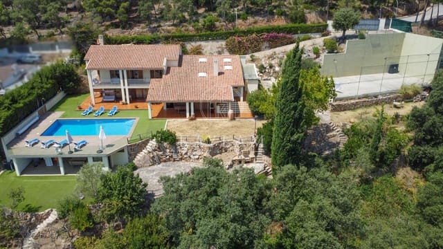 5 slaapkamer Villa te koop in Tossa de Mar met zwembad garage - € 1.800.000 (Ref: 9997140)