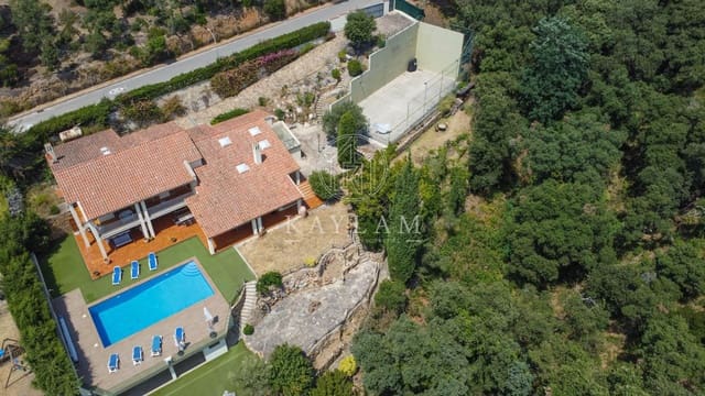 5 slaapkamer Villa te koop in Tossa de Mar met zwembad garage - € 1.800.000 (Ref: 9997140)
