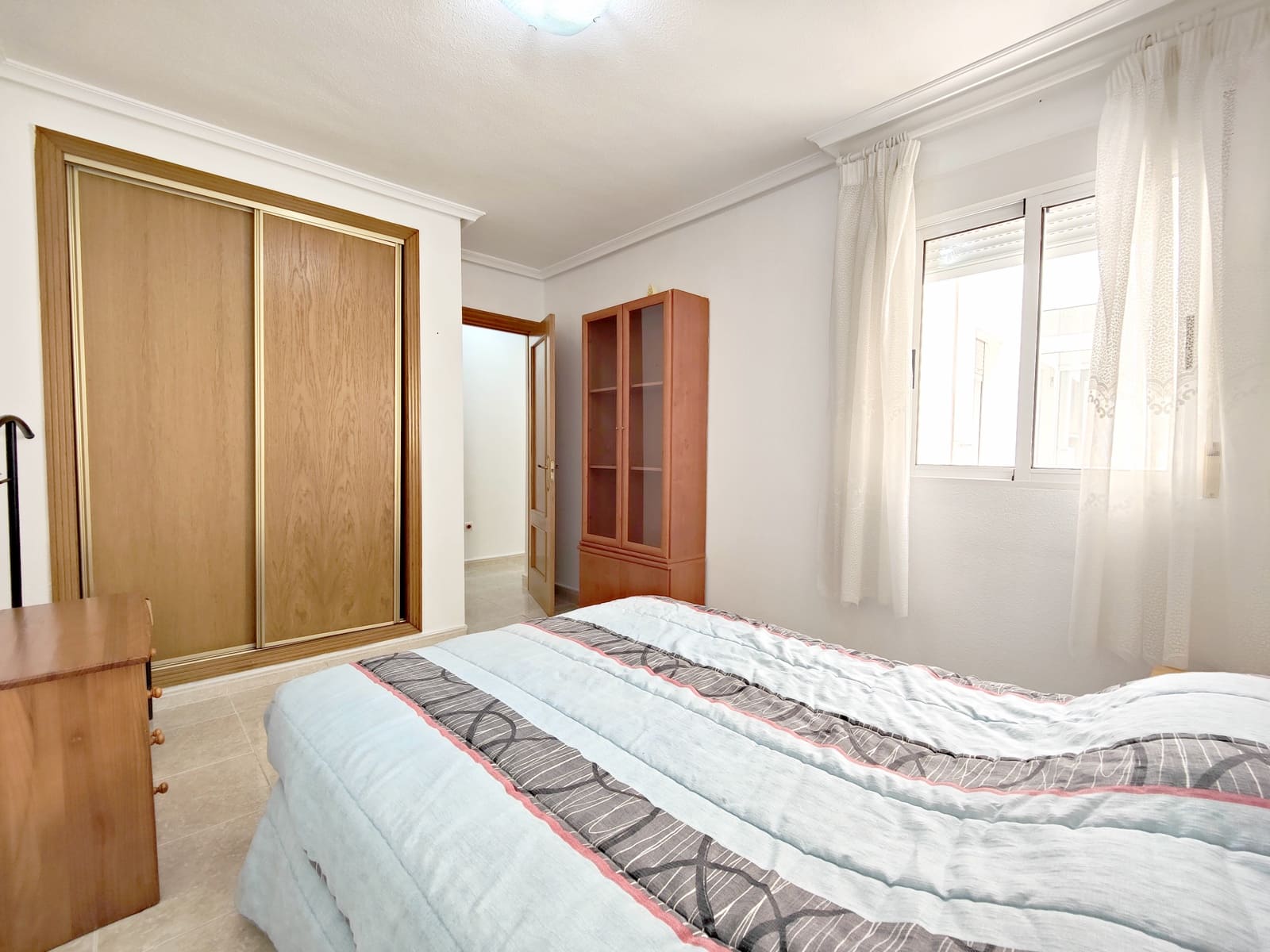 2 bedroom Apartment for rent in Torrevieja - € 750 (Ref: 8085481)