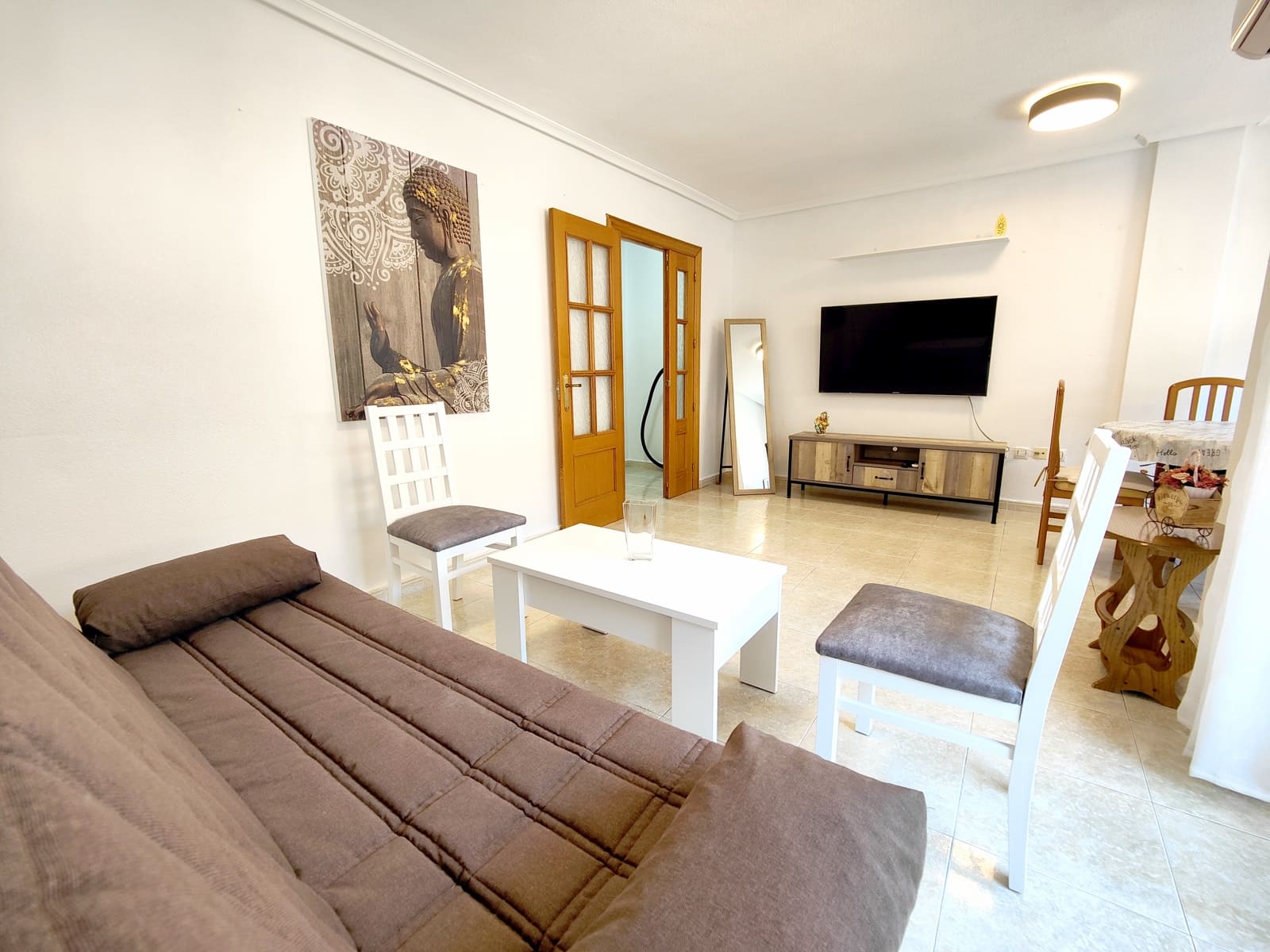 2 bedroom Apartment for rent in Torrevieja - € 750 (Ref: 8085481)