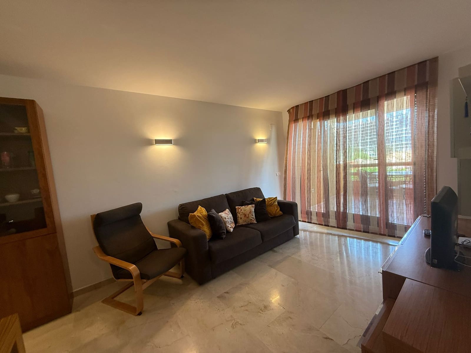 2 soveværelse Lejlighed til leje i Punta Prima med swimmingpool garage - € 850 (Ref: 8204939)