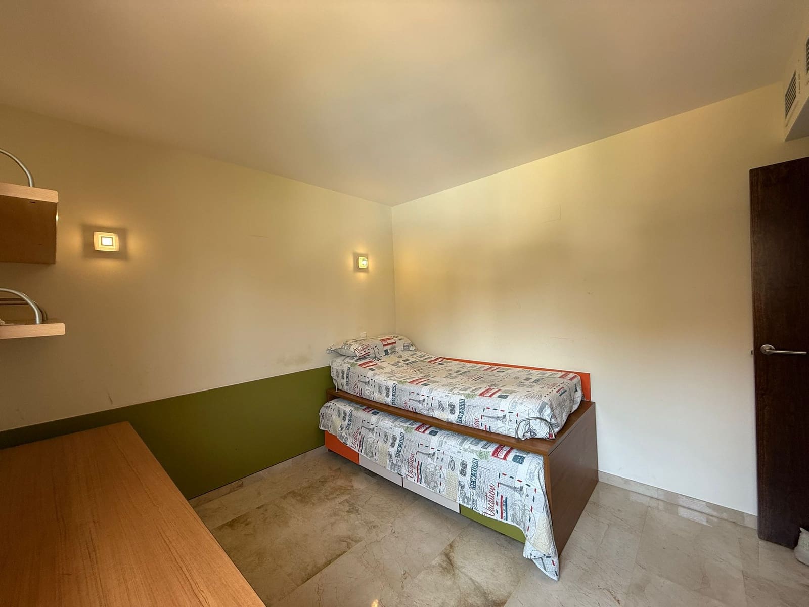 2 soveværelse Lejlighed til leje i Punta Prima med swimmingpool garage - € 850 (Ref: 8204939)