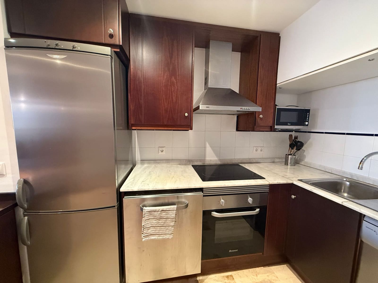 2 soveværelse Lejlighed til leje i Punta Prima med swimmingpool garage - € 850 (Ref: 8204939)