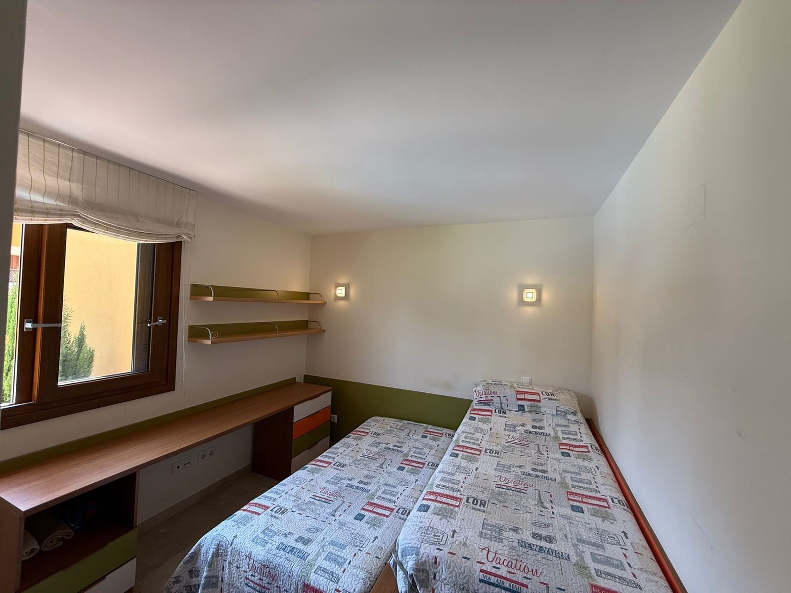 2 soveværelse Lejlighed til leje i Punta Prima med swimmingpool garage - € 850 (Ref: 8204939)