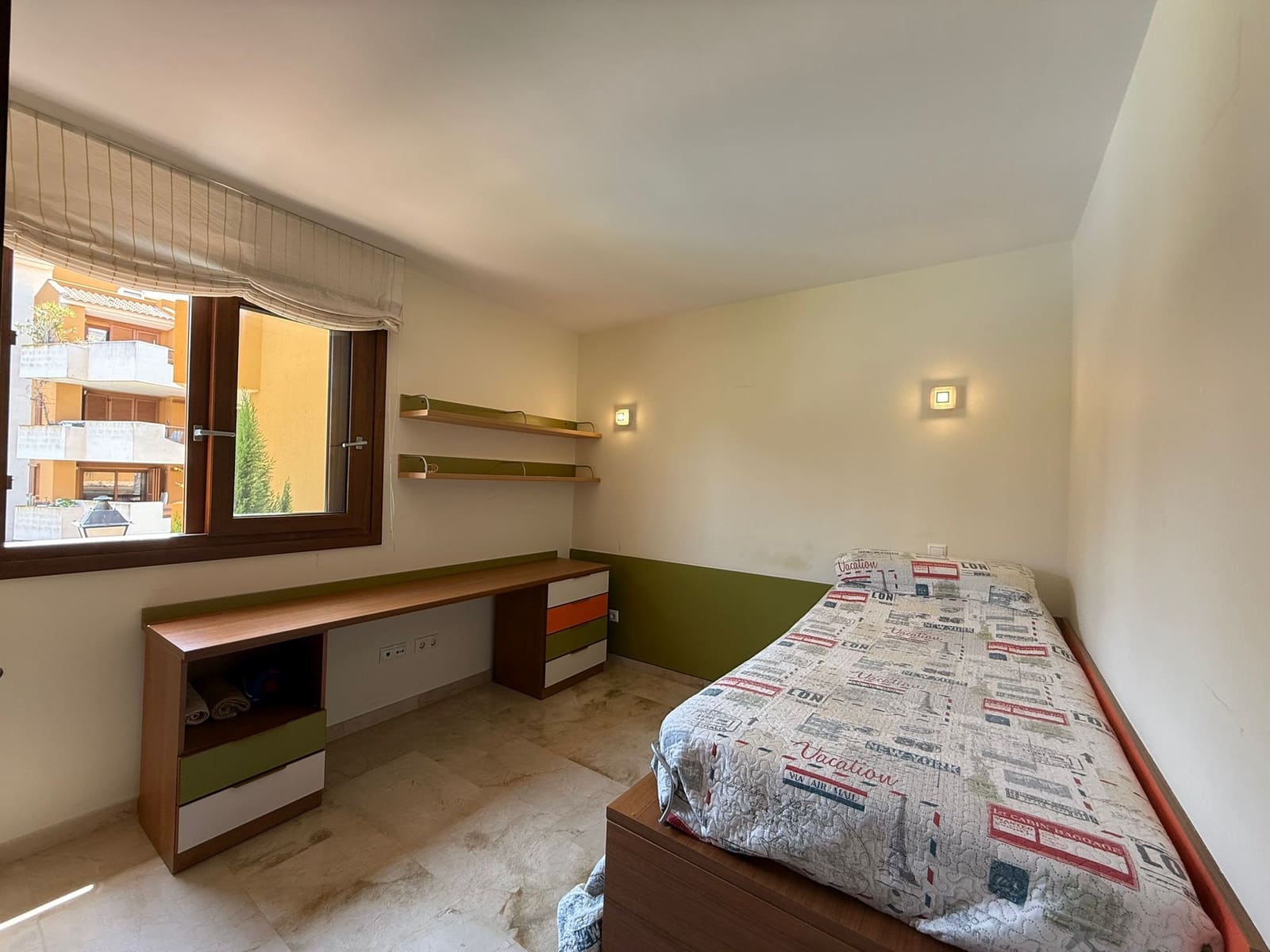 2 soveværelse Lejlighed til leje i Punta Prima med swimmingpool garage - € 850 (Ref: 8204939)