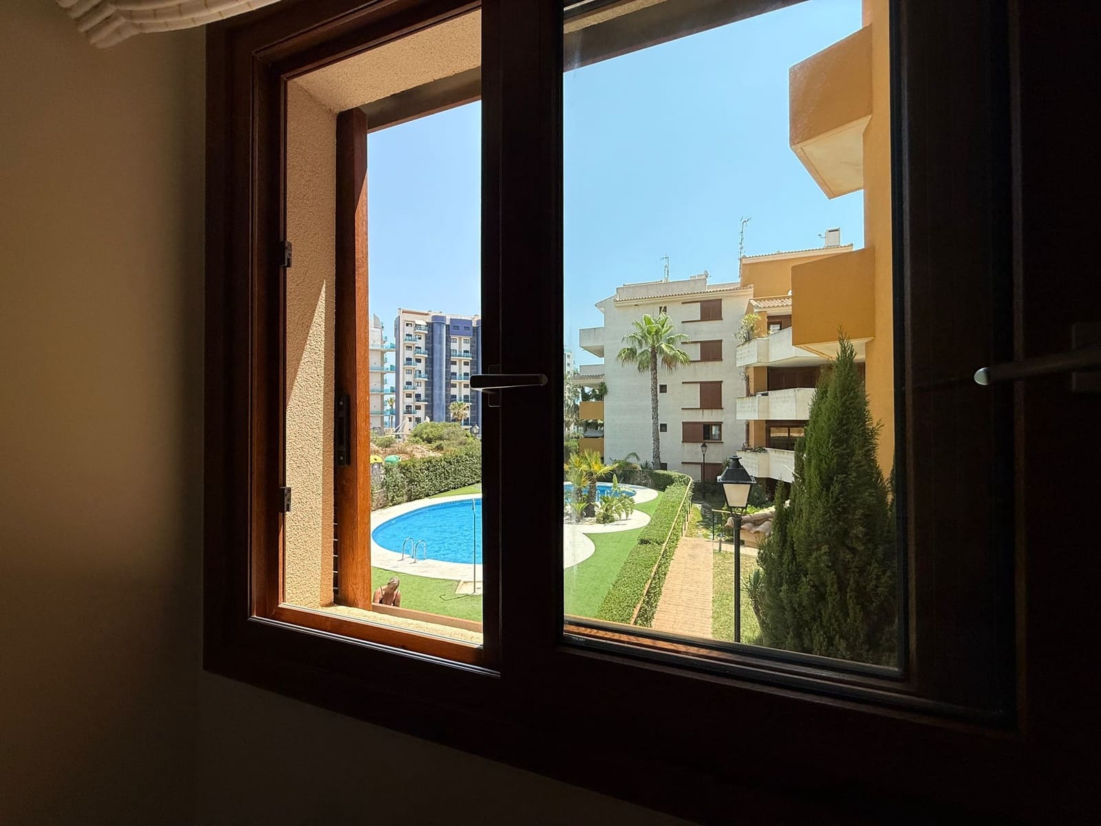 2 soveværelse Lejlighed til leje i Punta Prima med swimmingpool garage - € 850 (Ref: 8204939)