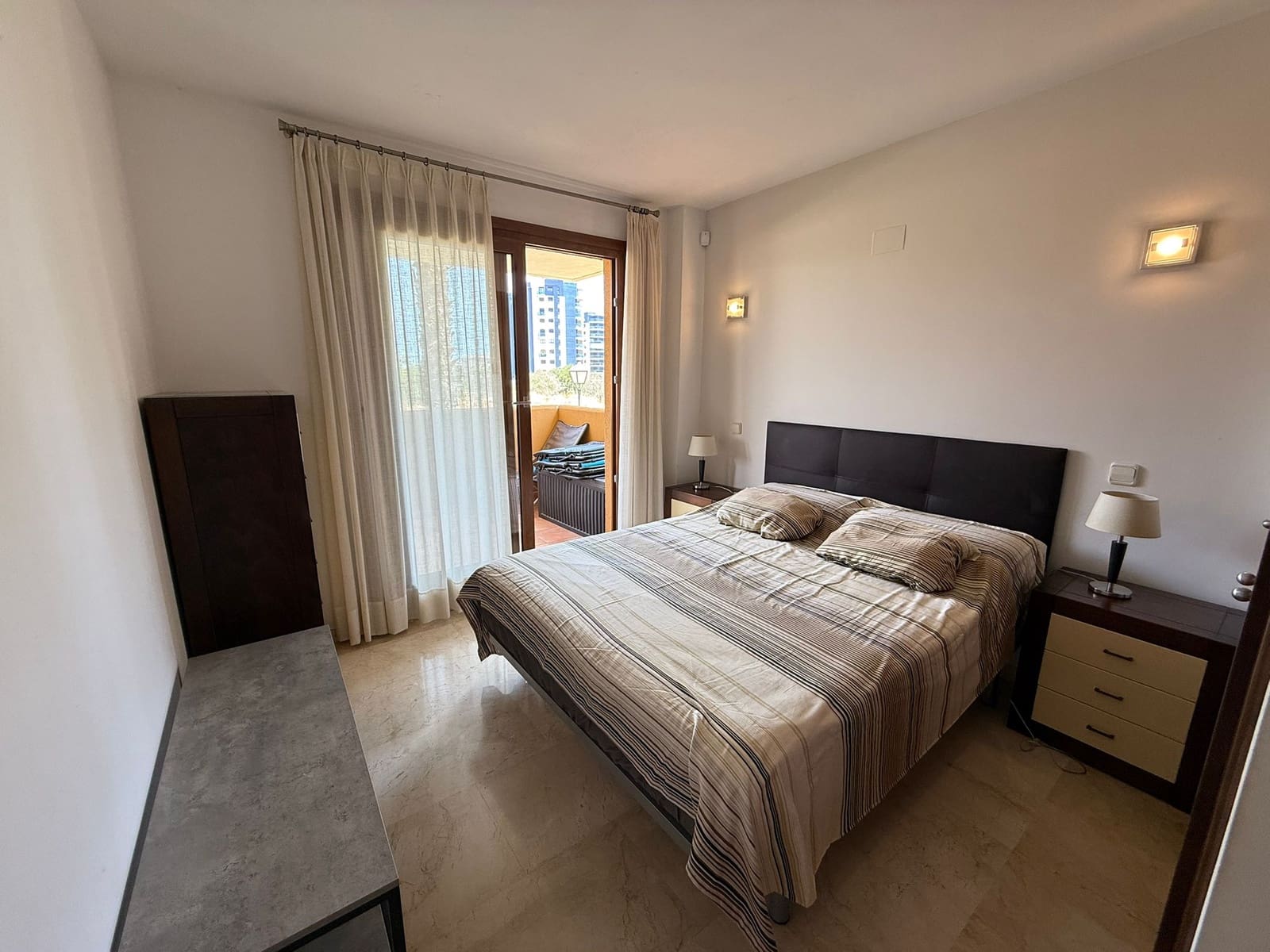 2 soveværelse Lejlighed til leje i Punta Prima med swimmingpool garage - € 850 (Ref: 8204939)