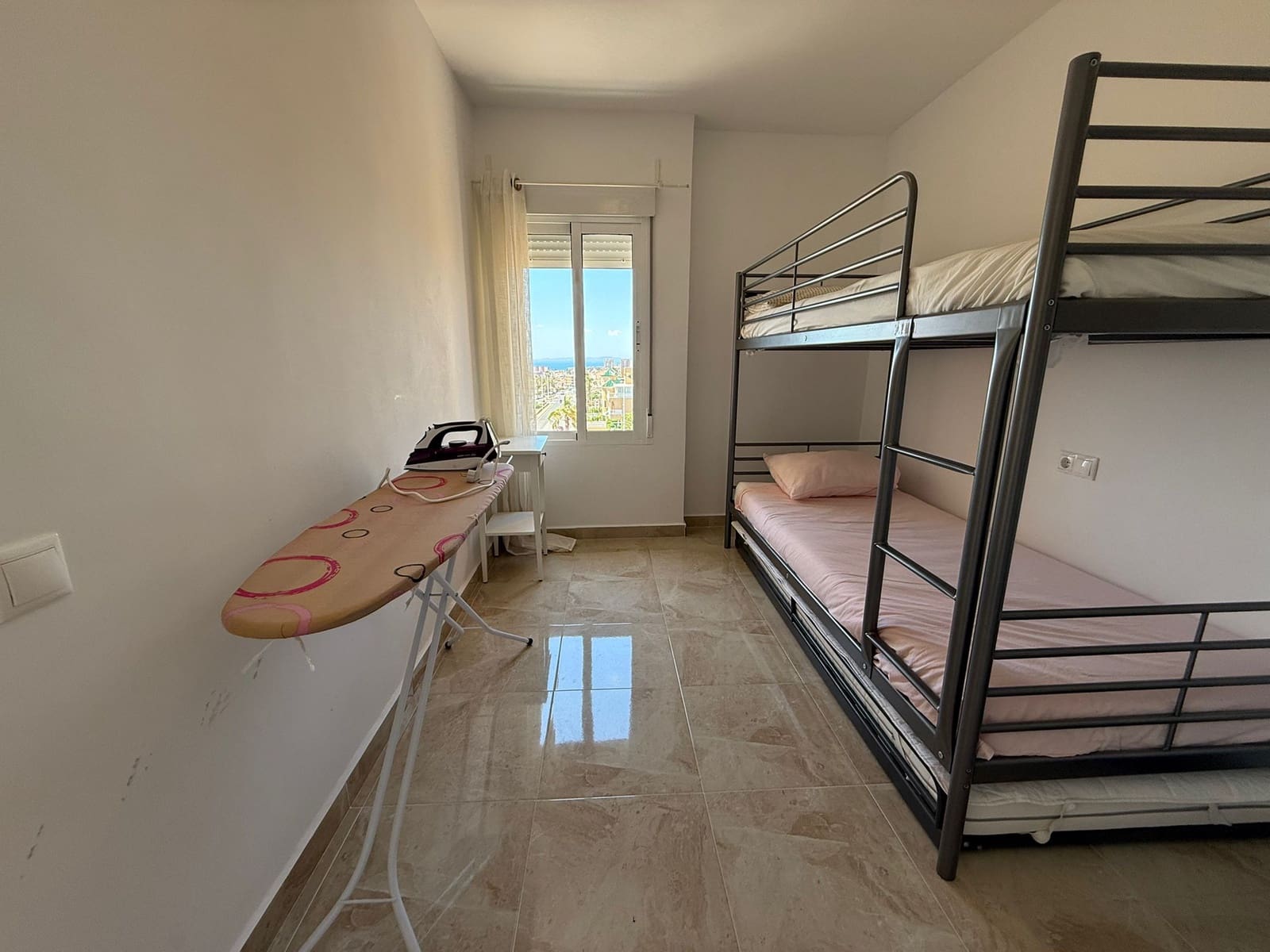 3 camera da letto Appartamento da affittare in La Mata - 1.200 € (Rif: 8982814)