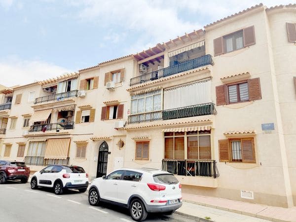 1 makuuhuone Huoneisto myytävänä paikassa Nueva Torrevieja, Torrevieja mukana uima-altaan - 94 990 € (Ref: 9164274)