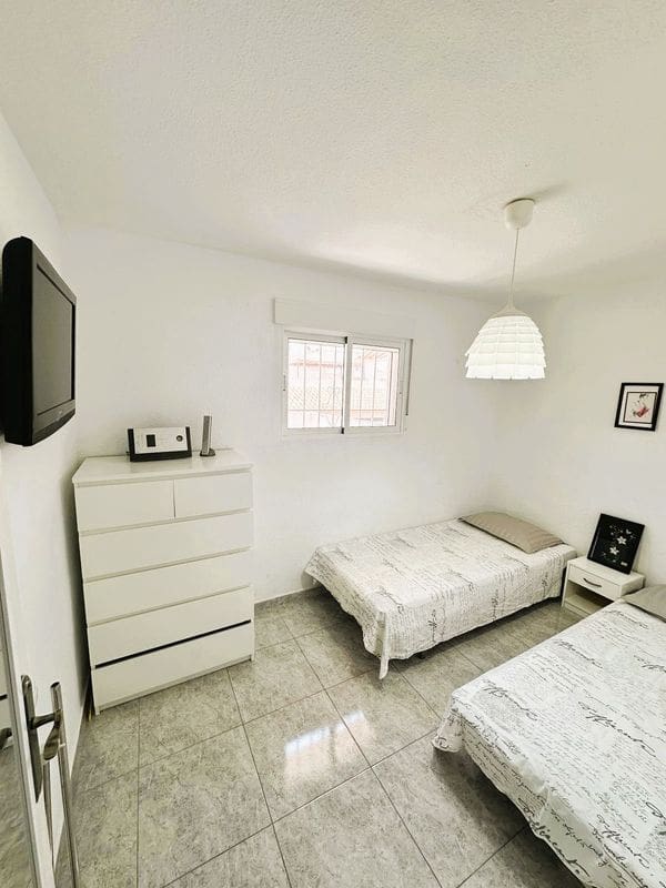 2 quarto Bungalow para venda em Torrevieja com piscina - 159 999 € (Ref: 9164456)