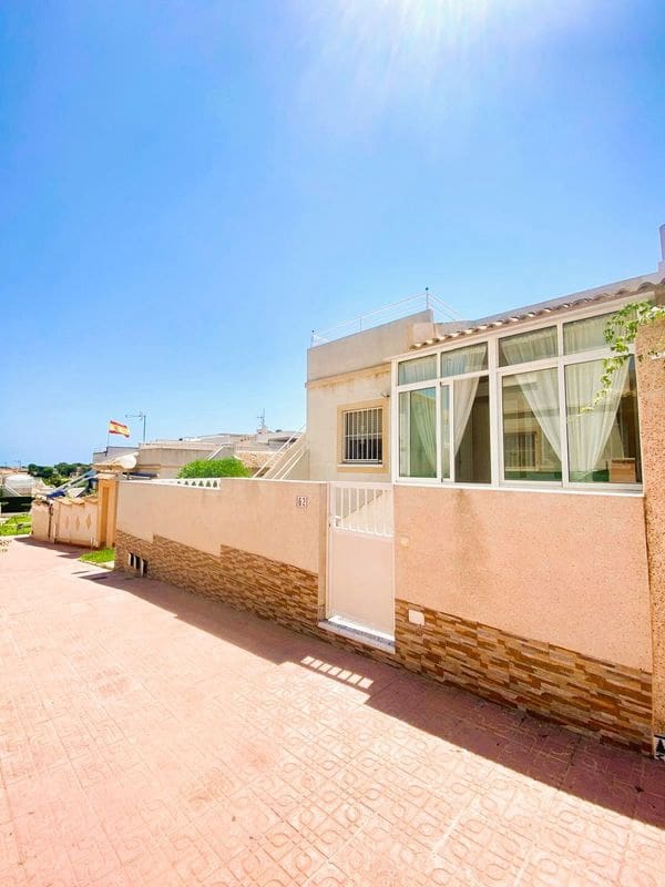 2 quarto Bungalow para venda em Torrevieja com piscina - 159 999 € (Ref: 9164456)