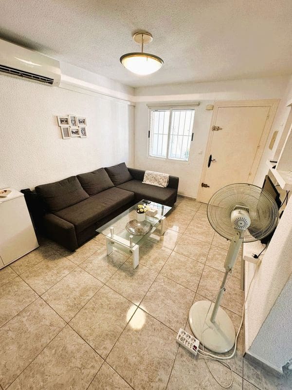 2 quarto Bungalow para venda em Torrevieja com piscina - 159 999 € (Ref: 9164456)