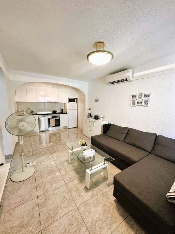 2 quarto Bungalow para venda em Torrevieja com piscina - 159 999 € (Ref: 9164456)