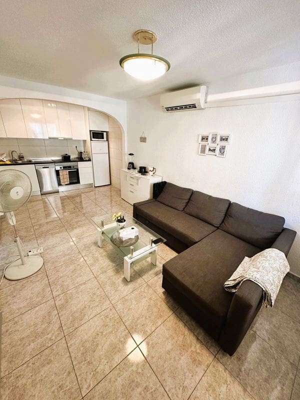 2 quarto Bungalow para venda em Torrevieja com piscina - 159 999 € (Ref: 9164456)