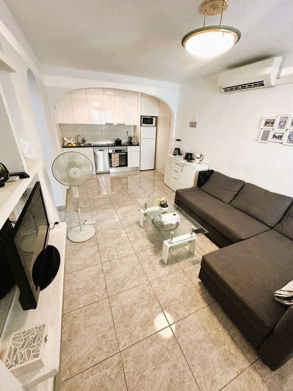 2 quarto Bungalow para venda em Torrevieja com piscina - 159 999 € (Ref: 9164456)