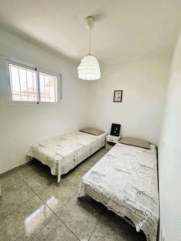 2 quarto Bungalow para venda em Torrevieja com piscina - 159 999 € (Ref: 9164456)