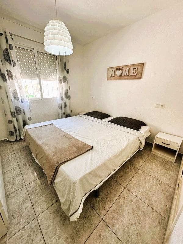 2 quarto Bungalow para venda em Torrevieja com piscina - 159 999 € (Ref: 9164456)