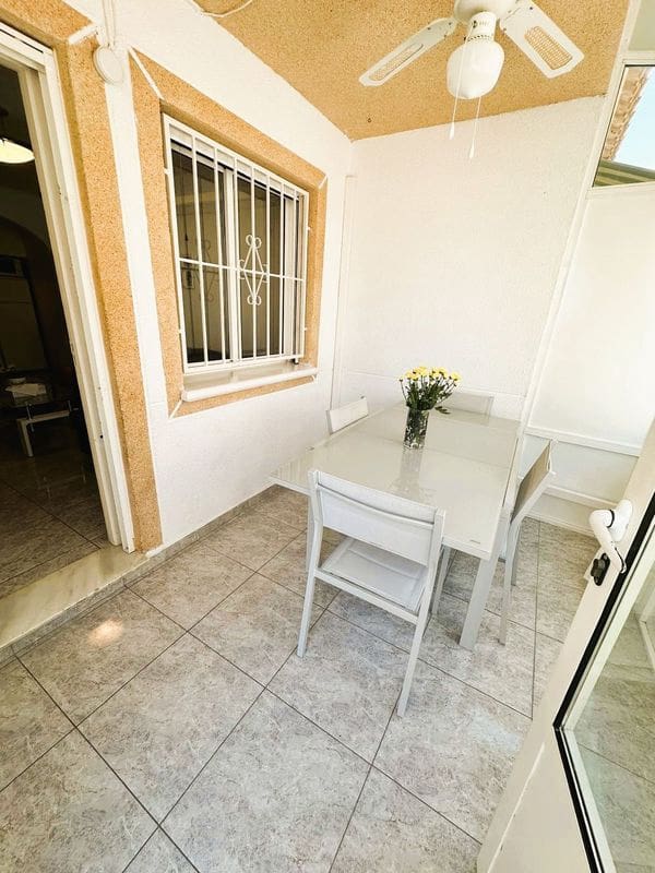 2 quarto Bungalow para venda em Torrevieja com piscina - 159 999 € (Ref: 9164456)