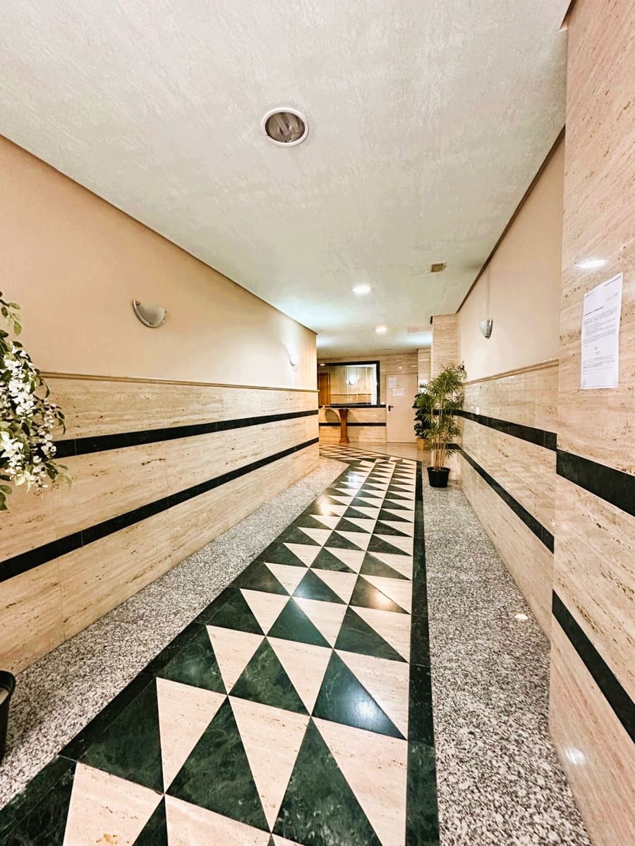 Apartamento de 2 habitaciones en Torrevieja en venta - 229.900 € (Ref: 9293211)