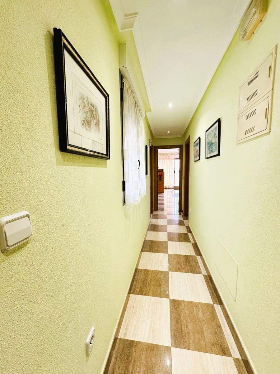 Apartamento de 2 habitaciones en Torrevieja en venta - 229.900 € (Ref: 9293211)