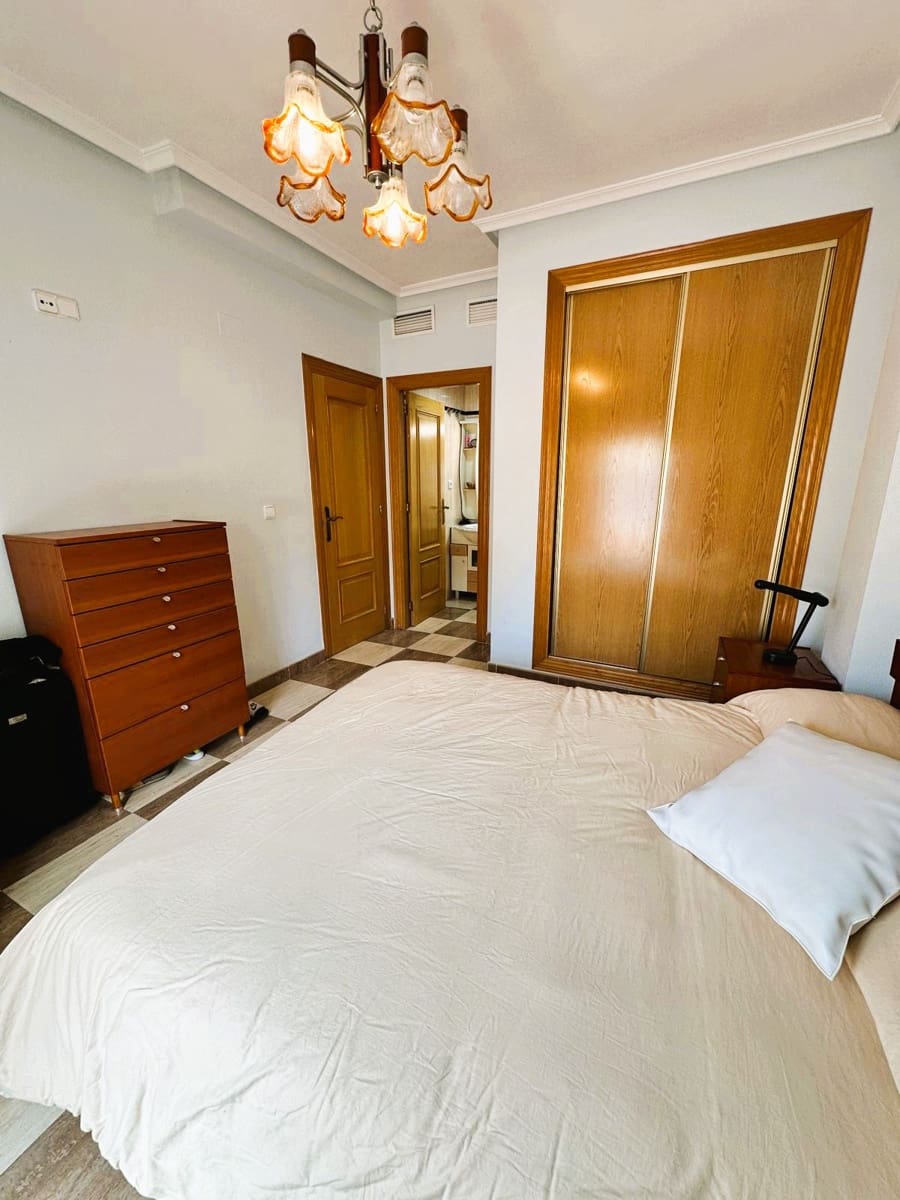 Apartamento de 2 habitaciones en Torrevieja en venta - 229.900 € (Ref: 9293211)