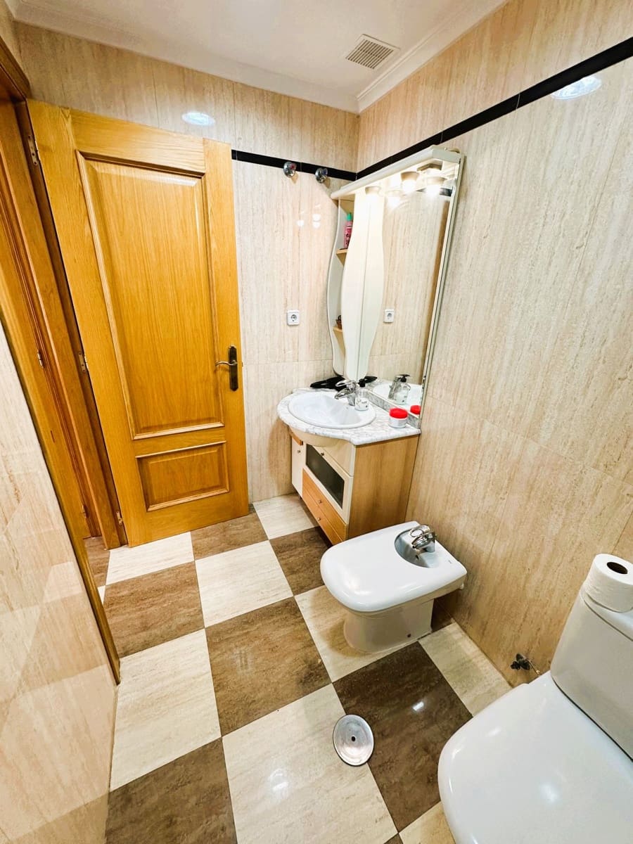 Apartamento de 2 habitaciones en Torrevieja en venta - 229.900 € (Ref: 9293211)