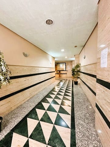 Apartamento de 2 habitaciones en Las Piscinas Naturales, Torrevieja en venta - 229.900 € (Ref: 9293211)