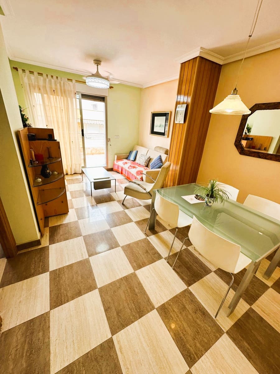 Apartamento de 2 habitaciones en Torrevieja en venta - 229.900 € (Ref: 9293211)