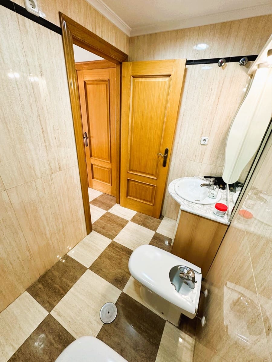 Apartamento de 2 habitaciones en Torrevieja en venta - 229.900 € (Ref: 9293211)