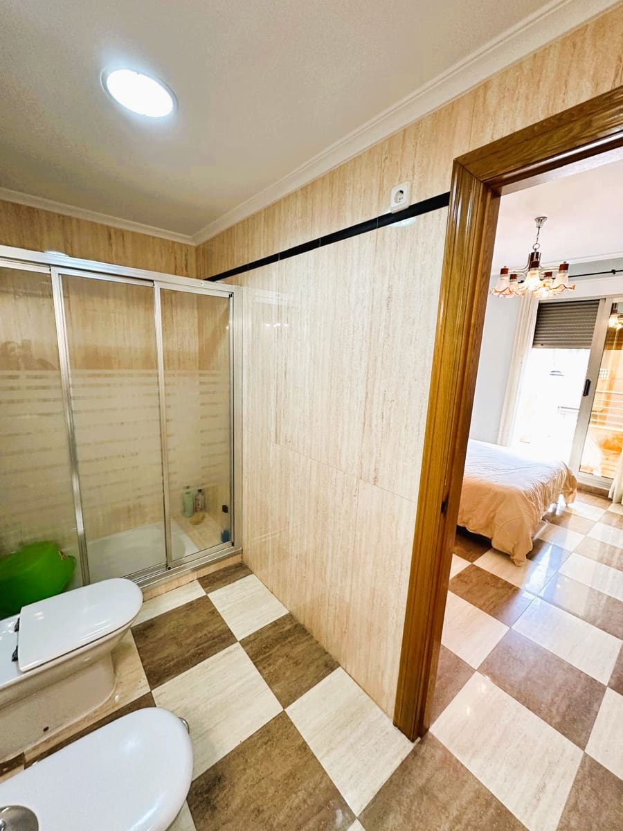 Apartamento de 2 habitaciones en Torrevieja en venta - 229.900 € (Ref: 9293211)