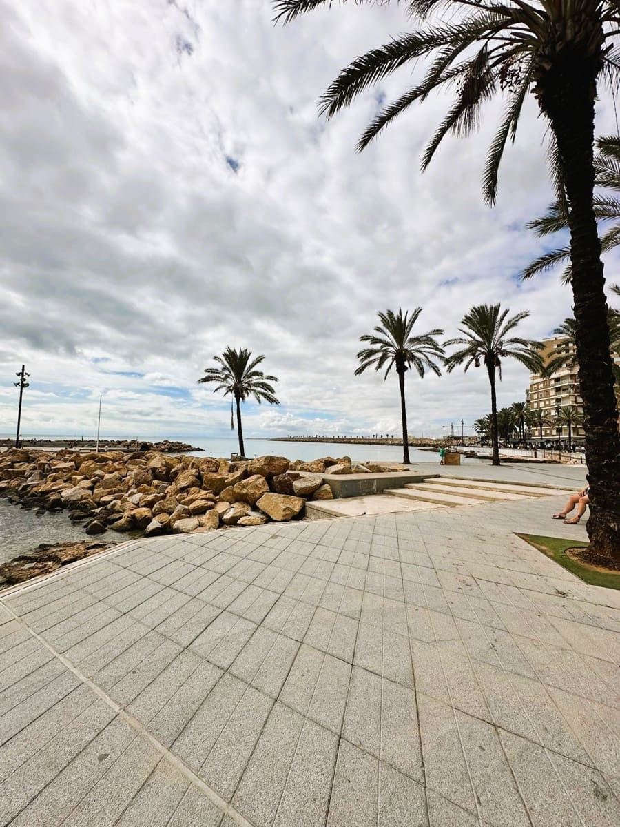 Apartamento de 2 habitaciones en Torrevieja en venta - 229.900 € (Ref: 9293211)