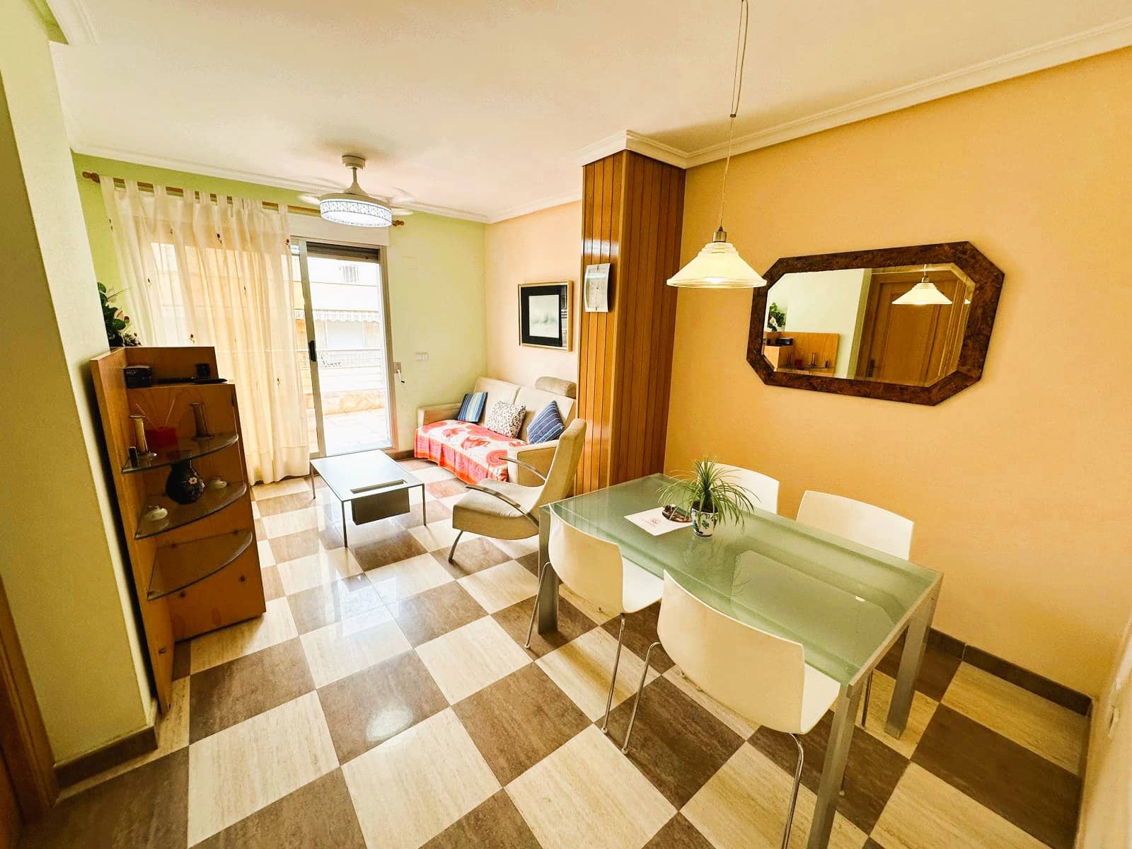 Apartamento de 2 habitaciones en Torrevieja en venta - 229.900 € (Ref: 9293211)