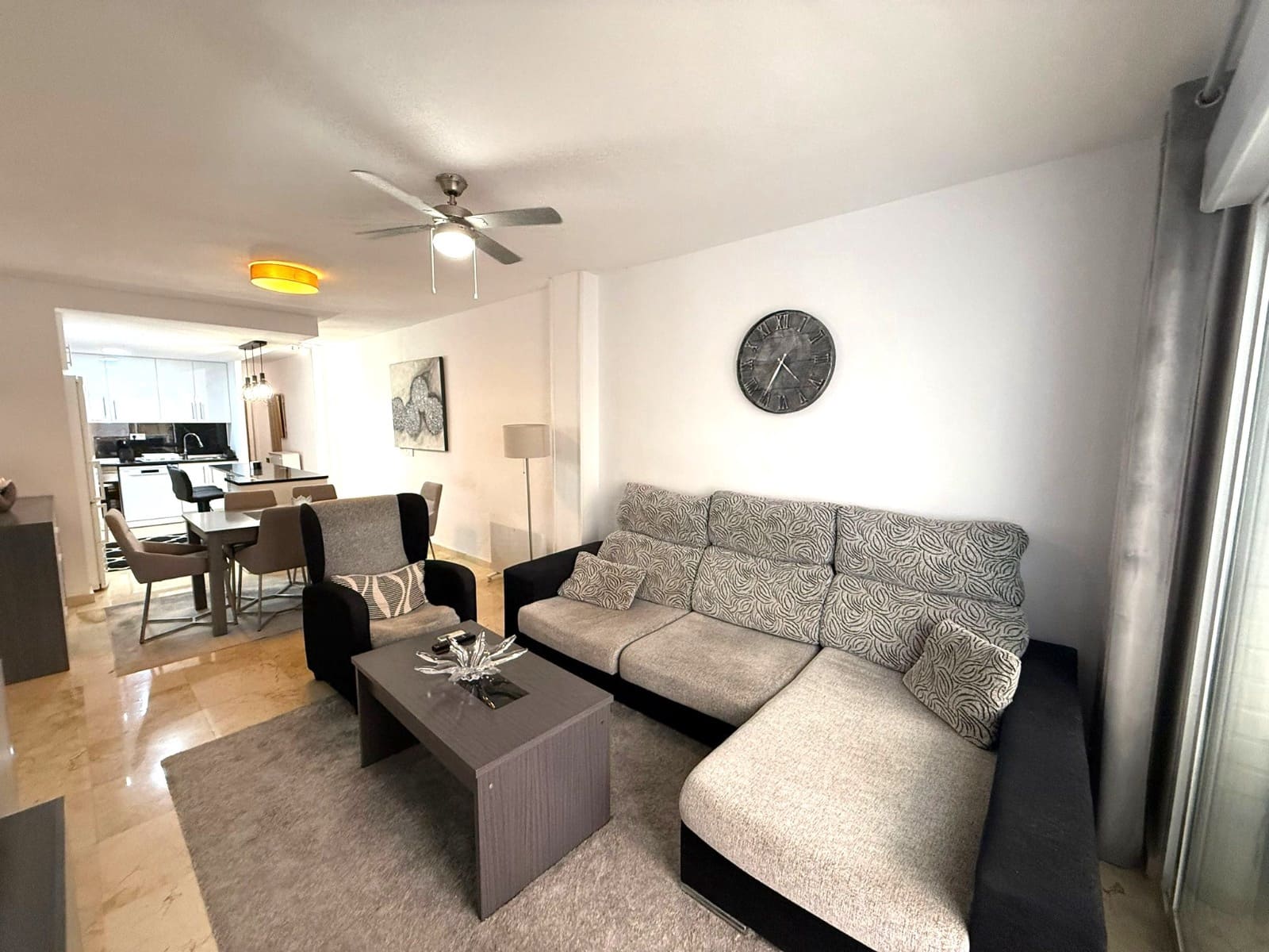 3 soveværelse Lejlighed til leje i Torrevieja - € 1.300 (Ref: 9340148)