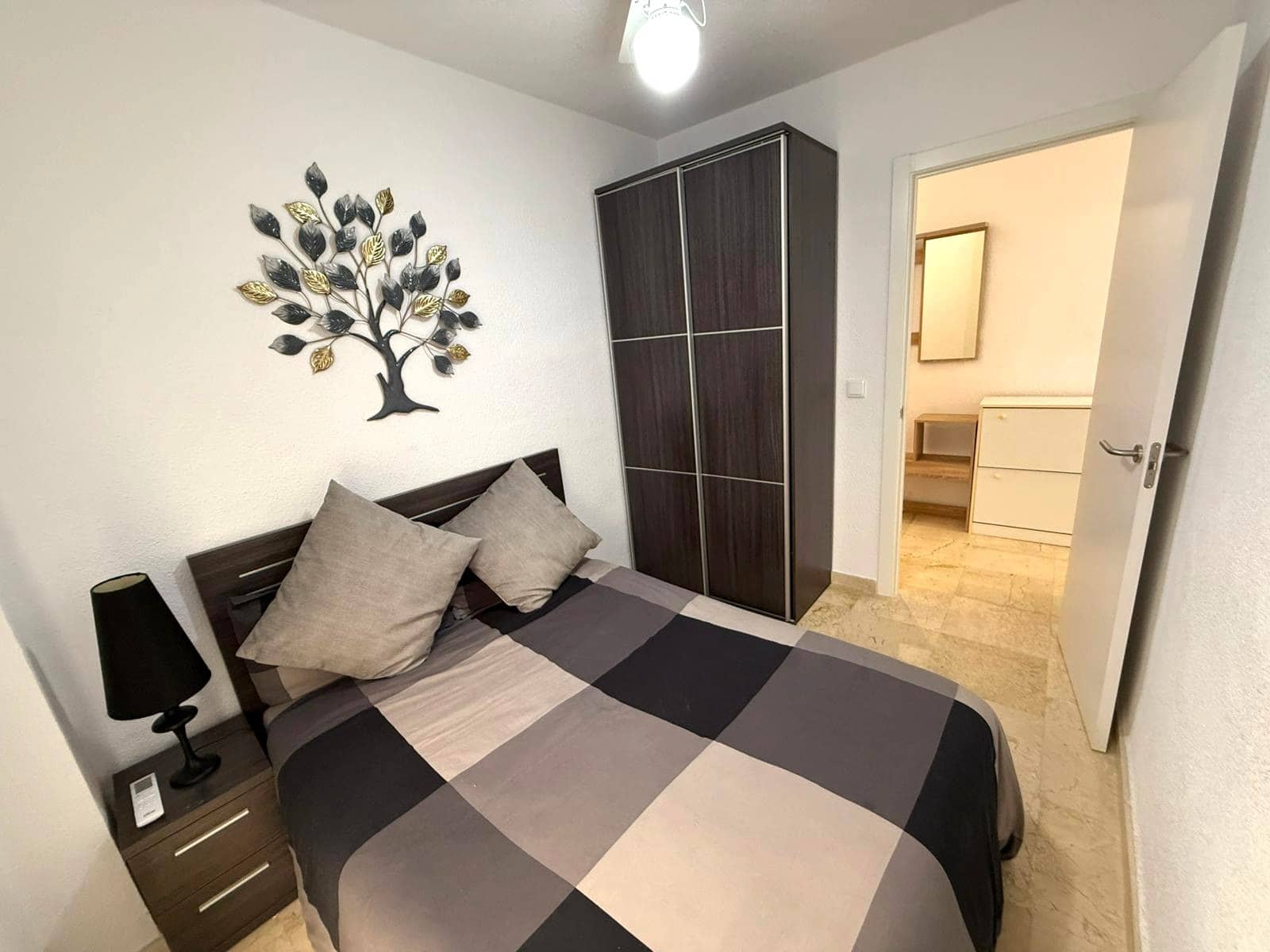 3 soveværelse Lejlighed til leje i Torrevieja - € 1.300 (Ref: 9340148)