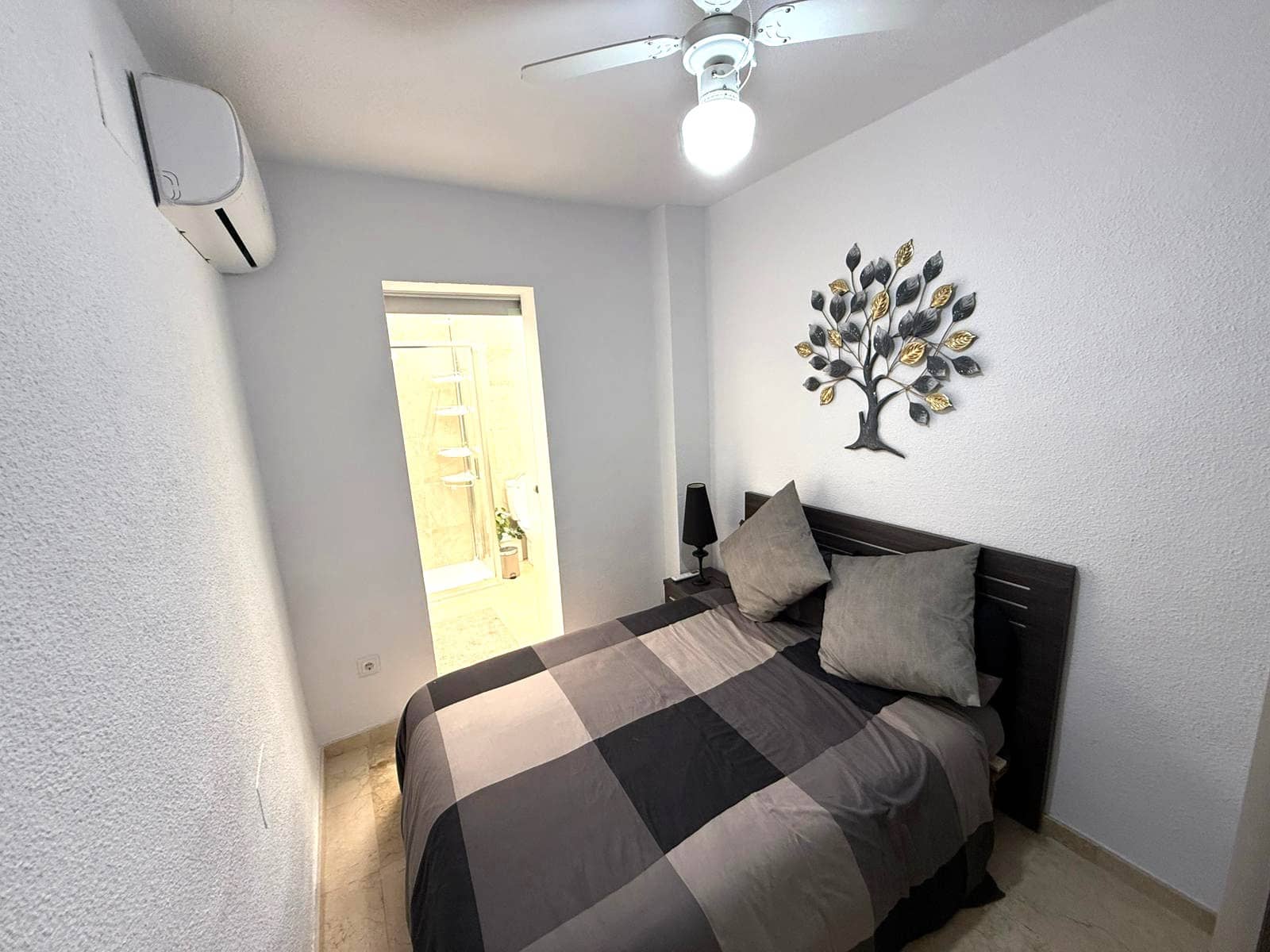 3 soveværelse Lejlighed til leje i Torrevieja - € 1.300 (Ref: 9340148)