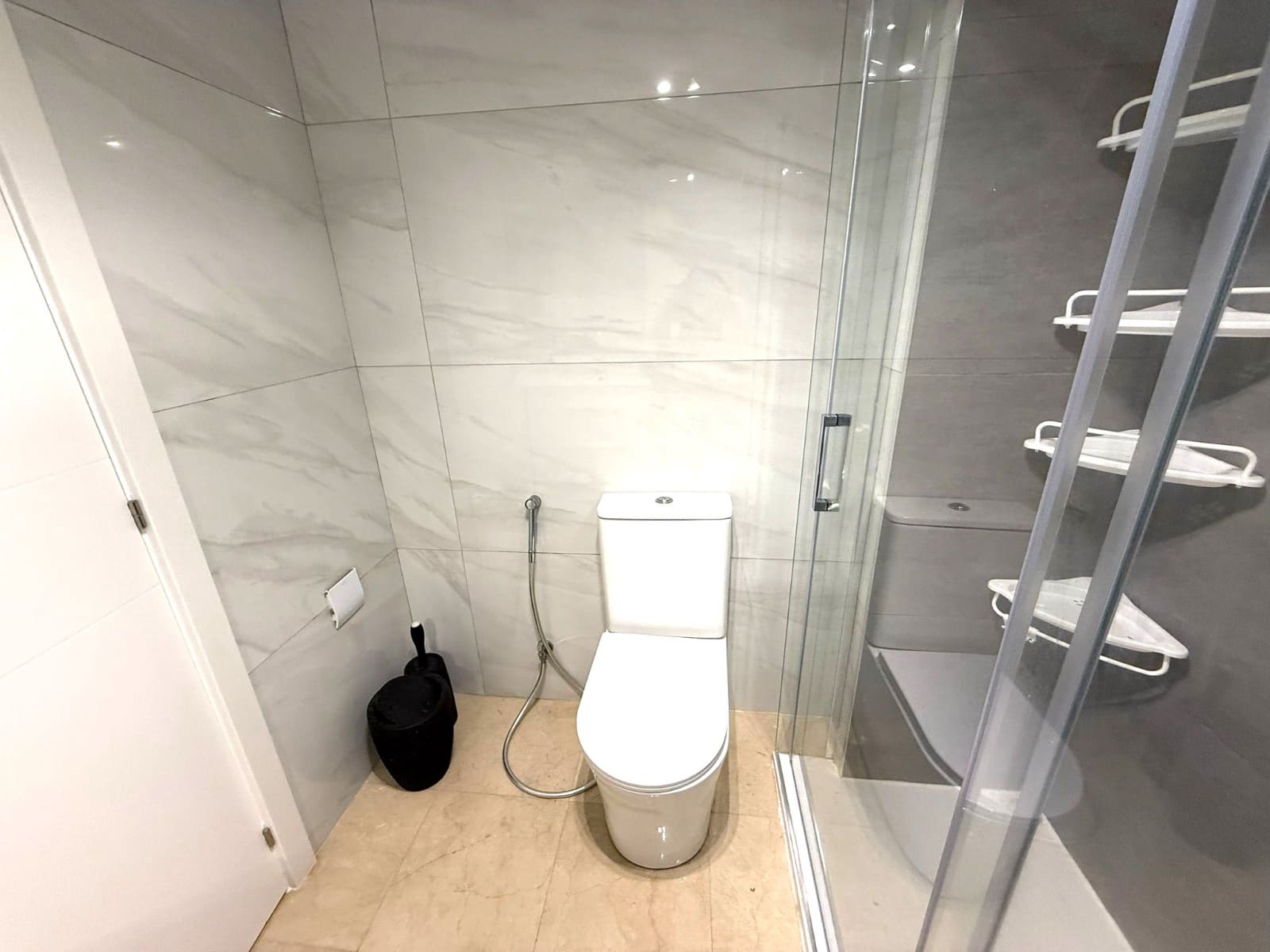 3 soveværelse Lejlighed til leje i Torrevieja - € 1.300 (Ref: 9340148)