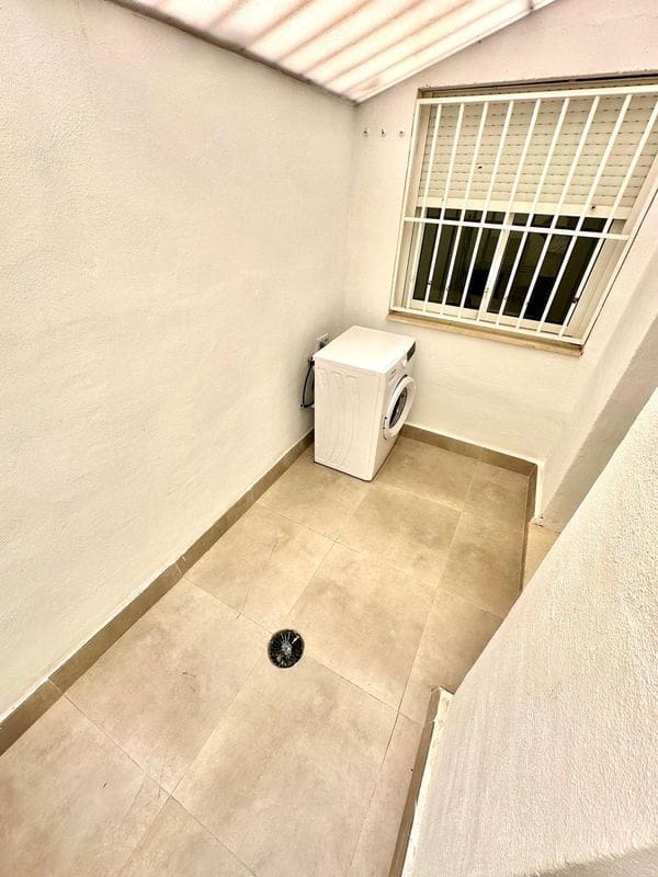 2 makuuhuone Huoneisto myytävänä paikassa Torrevieja mukana uima-altaan - 135 000 € (Ref: 9437823)