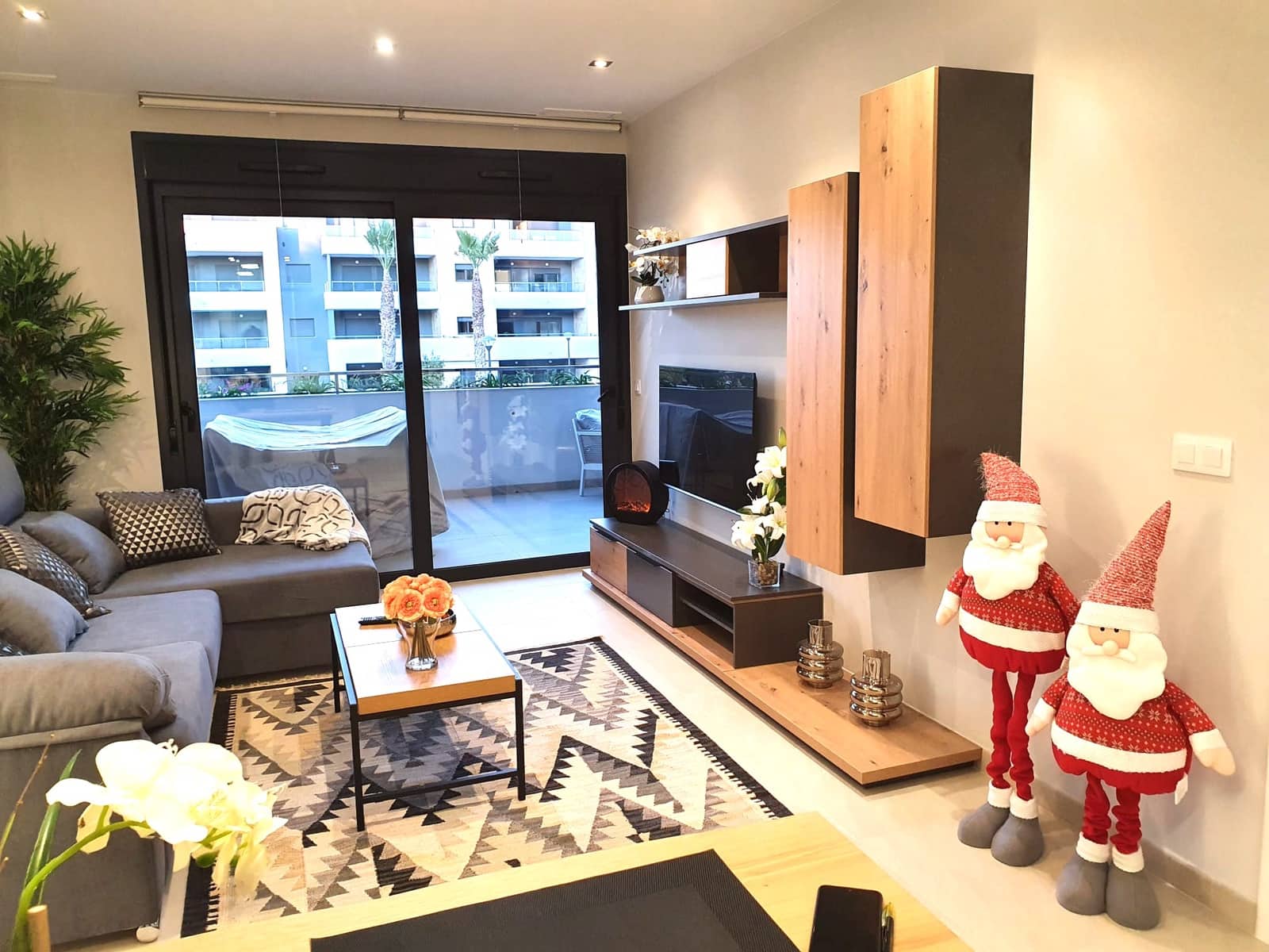 2 sypialnia Apartament do wynajęcia w Playa Flamenca z basenem garażem - 1 500 € (Ref: 9541865)